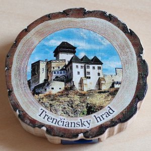 Trenčiansky hrad den - ořezávátko kůra kulatý