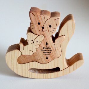 Stezka korunami stromů - Krkonoše - puzzle masiv - kočka houpací - bílé kotě - jednostranný gravír