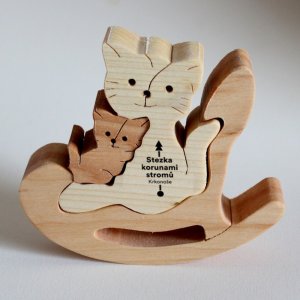 Stezka korunami stromů - Krkonoše - puzzle masiv - kočka houpací - hnědé kotě - jednostranný gravír