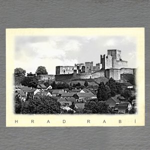 Rabí - hrad - pohled C6 - černobílý