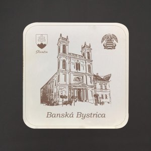 Banská Bystrica - podtácek hranatý bílý s gravírem